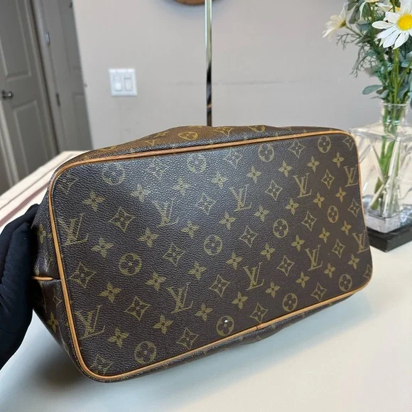 Louis Vuitton Monogram Canvas Palermo GM Shoulder Bag - Picture 5 of 17